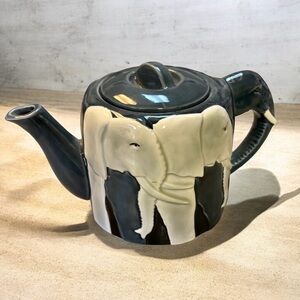 Otagiri by Tom Taylor Elephant Design Ceramic Teapot - Gray  and White